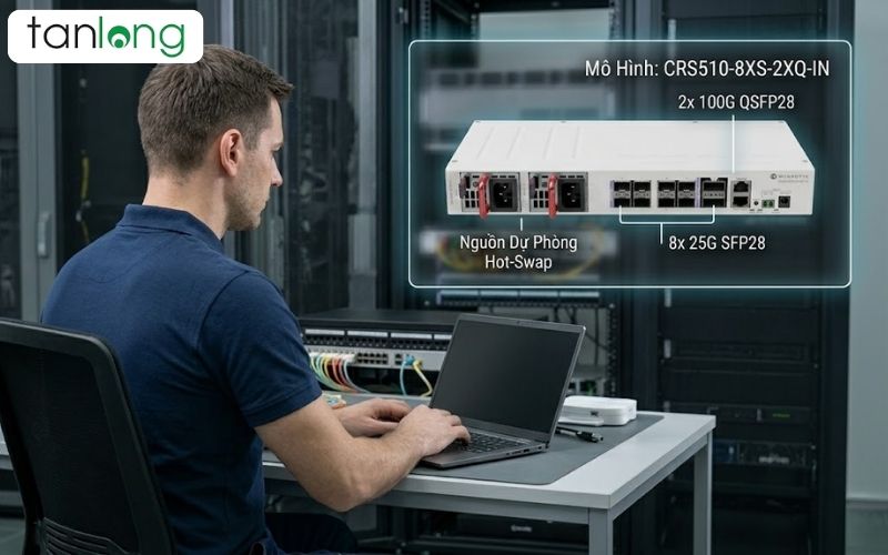 Kỹ thuật viên thiết lập thông số cho thiết bị