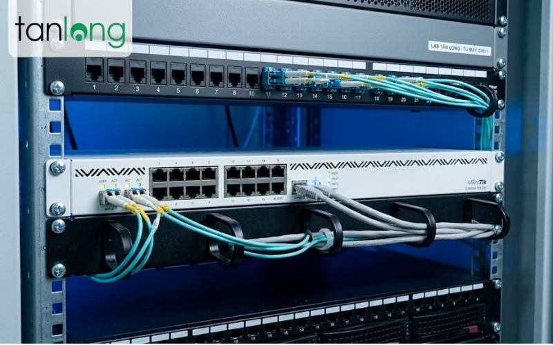 Lắp đặt thực tế Router MikroTik CCR2004-16G-2S+ cho doanh nghiệp tại TÂN LONG