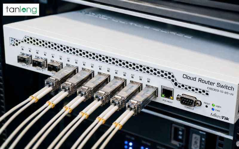 Các mô-đun quang 10G cắm vào cổng chuyển mạch mặt trước switch