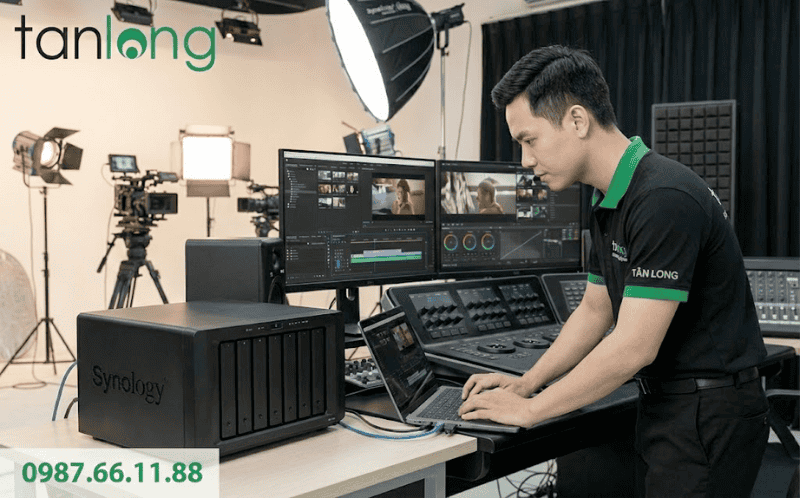  Kỹ thuật viên TÂN LONG cấu hình Nas synology DS1825+ cho Studio phim