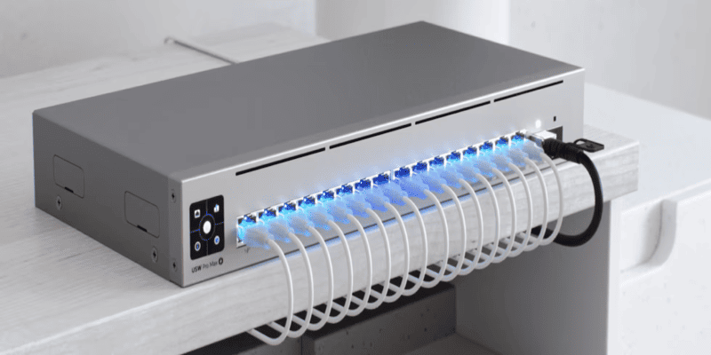Switch UniFi Pro Max 16 Phân Phối Tại Tân Long
